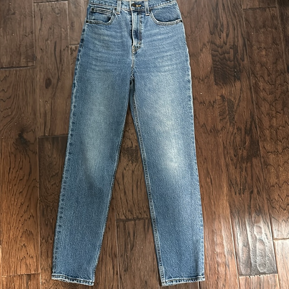 Levis